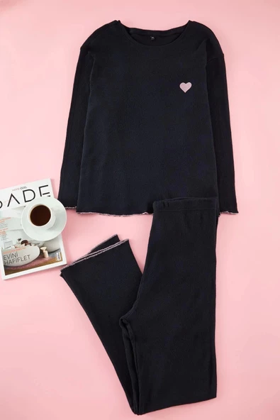 Kadın Moda Şık Büyük Beden Bisiklet Yaka Boru Paça Uzun Kol Fitilli Baskılı Örme Pijama Takımı
