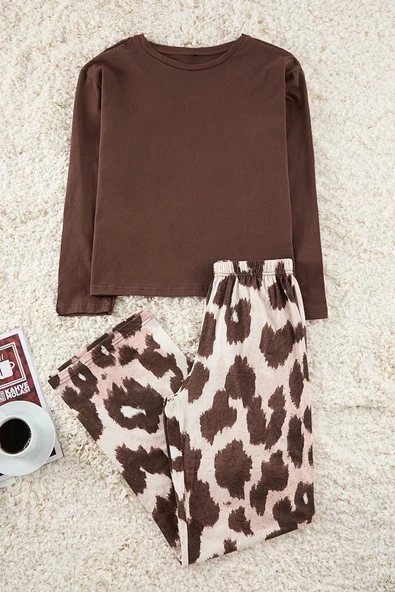 Kadın Moda Şık Bisiklet Yaka Geniş Paça Uzun Kol %100 Pamuklu Leopar Desenli Örme Pijama Takımı