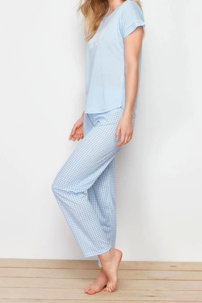 Kadın Moda Şık Bisiklet Yaka Boru Paça Kısa Kol Pötikare ve Baskılı Örme Pijama Takımı - 2