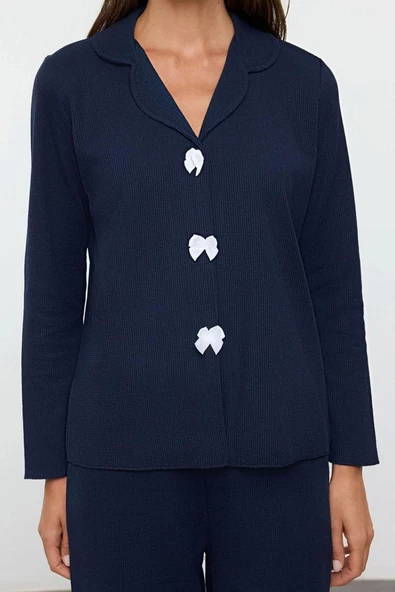 Kadın Moda Şık Gömlek Yaka Boru Paça Uzun Kol Kurdele Fiyonklu Waffle Kumaş Örme Pijama Takımı - 2