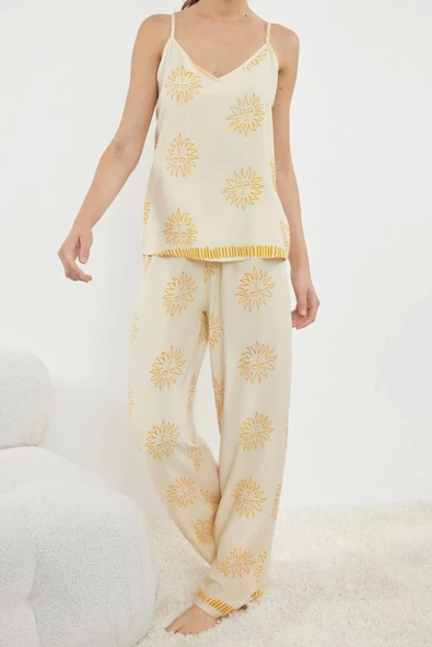 Kadın Moda Şık V Yaka Boru Paça Uzun Kol Güneş Desenli İp Askılı Viskon Dokuma Pijama Takımı
