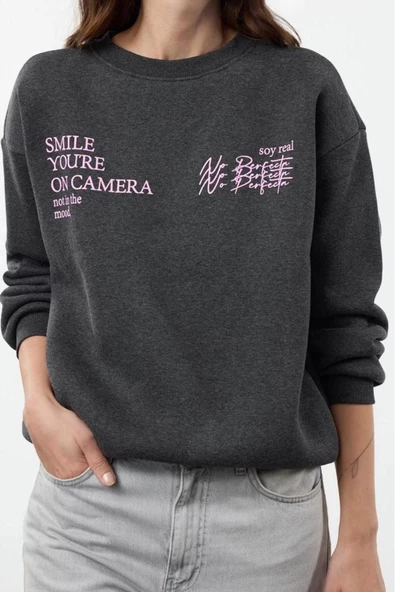 Kadın Regular Bisiklet Yaka Standart Kol Regular Basic Fit Baskılı Kalın İçi Polarlı Örme Sweatshirt - 2