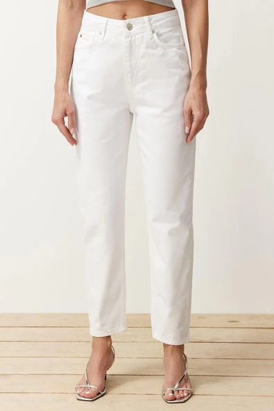 Kadın Moda Şık Kot Pantolon Dar Paça Regular Boy Denim Beyaz Yüksek Bel Mom Jeans