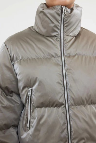 Kadın Moda Şık Regular Dik Yaka Crop Düz Astarlı Oversize Parlak Su İtici Şişme Mont - 4