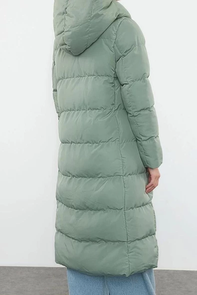 Kadın Moda Regular Kapüşonlu Yaka Uzun Astarlı Yandan Çıtçıtlı Su İtici Kışlık Kapitone ŞişmeMont - 6