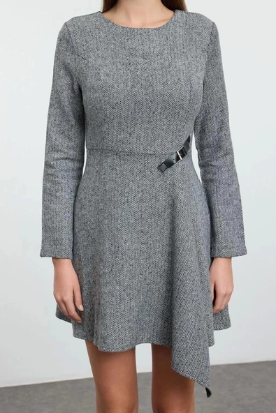Kadın Moda Şık Mini Boy Bisiklet Yaka Regular Belden Açılan Volan Detaylı Dokuma Elbise