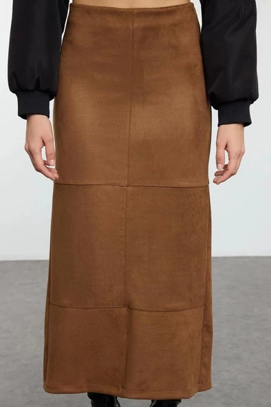 Kadın Moda Stil Maxi Astarsız Dokuma Arkadan Yırtmaç Detaylı Süet Kumaş Maxi Boy Etek