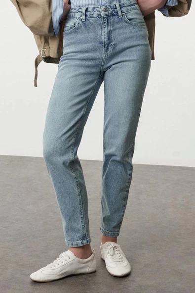 Kadın Moda Şık Kot Pantolon Boru Paça Uzun Boy Denim Normal Bel Slim Mom Jeans - 2
