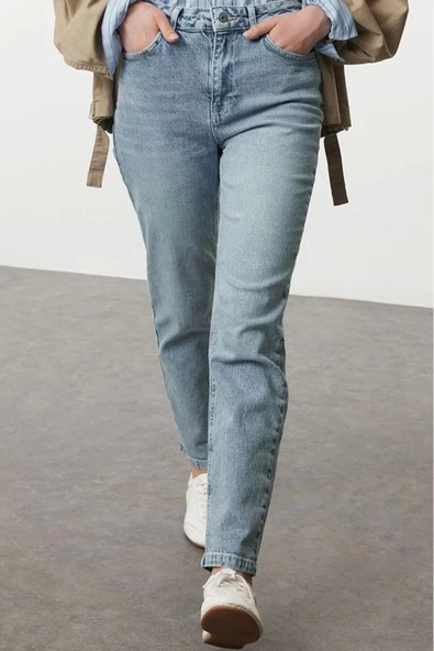 Kadın Moda Şık Kot Pantolon Boru Paça Uzun Boy Denim Normal Bel Slim Mom Jeans - 3