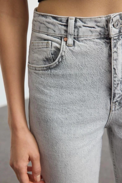Kadın Moda Şık Kot Pantolon Boru Paça Uzun Boy Denim Gri Yüksek Bel Straight Jeans - 4