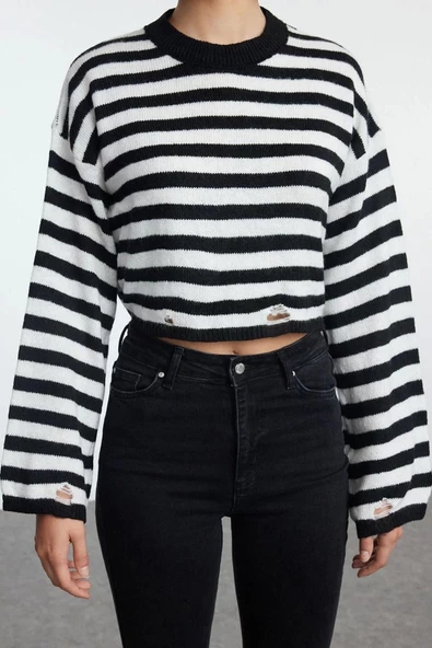 Kadın Moda Şık Bisiklet Yaka Standart Kol Regular Yumuşak Dokulu Crop Triko Kazak