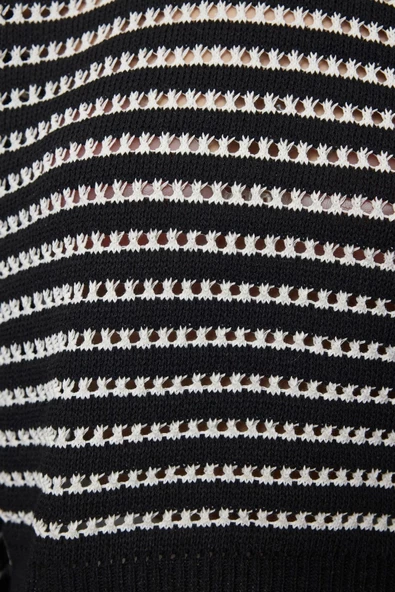 Kadın Moda Şık Bisiklet Yaka Standart Kol Regular Crop Ajurlu Delikli Çizgili Triko Kazak - 3