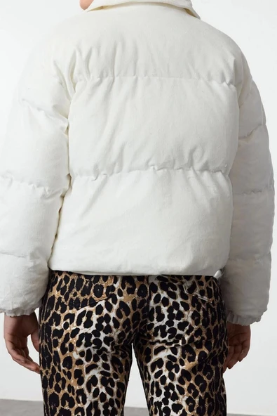 Kadın Moda Şık Oversize Gömlek Yaka Standart Düz Astarlı Gömlek Yaka Fitilli Kadife Şişme Mont - 4