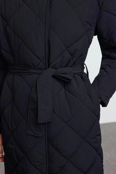 Kadın Moda Şık Bol Ceket Yaka Uzun Düz Astarlı Oversize Kuşaklı Uzun Kapitone Şişme Mont - 4