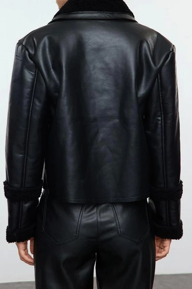 Kadın Moda Şık Regular Gömlek Yaka Standart Düz Astarlı Peluş Detaylı Suni Deri Biker Ceket Mont - 5
