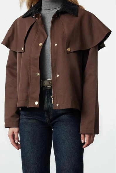 Kadın Moda Şık Oversize Gömlek Yaka Standart Düz Astarlı Omuz ve Yaka Detaylı İnce Ceket Mont - 2