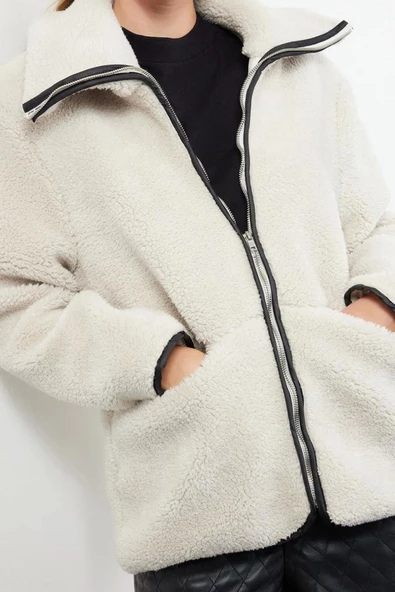 Kadın Moda Şık Regular Dik Yaka Midi Düz Astarlı Regular Suni Deri Detaylı Peluş Mont - 2