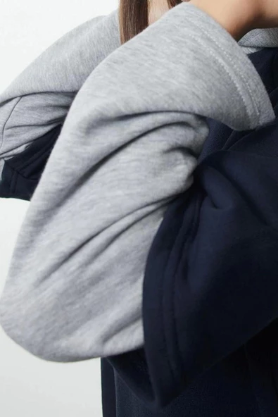Kadın Moda Şık Bol Kapüşonlu Düşük Kol Uzun Geniş Kalıp Kol Detaylı Kalın Örme Sweatshirt - 2