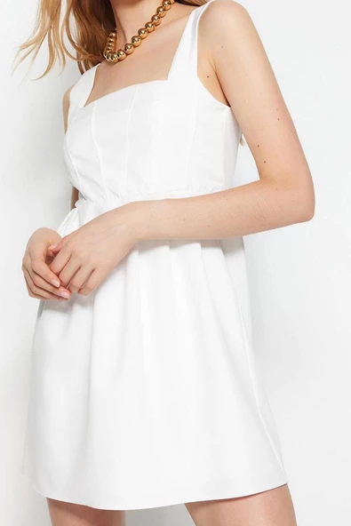 Kadın Moda Şık Mini Boy Kare Yaka Regular Beyaz Belden Açılan Askılı Volanlı Dokuma Elbise