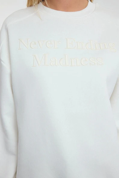 Kadın Bol Bisiklet Yaka Düşük Kol Uzun Slogan Nakışlı Geniş Kalıp Kalın İçi Polarlı Örme Sweatshirt - 4