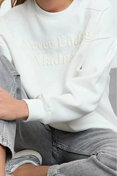 Kadın Bol Bisiklet Yaka Düşük Kol Uzun Slogan Nakışlı Geniş Kalıp Kalın İçi Polarlı Örme Sweatshirt - 2