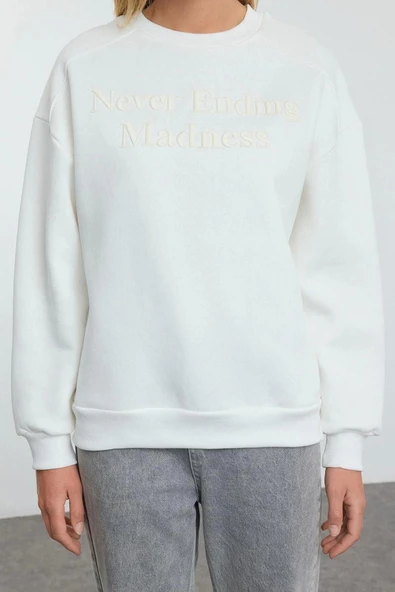 Kadın Bol Bisiklet Yaka Düşük Kol Uzun Slogan Nakışlı Geniş Kalıp Kalın İçi Polarlı Örme Sweatshirt