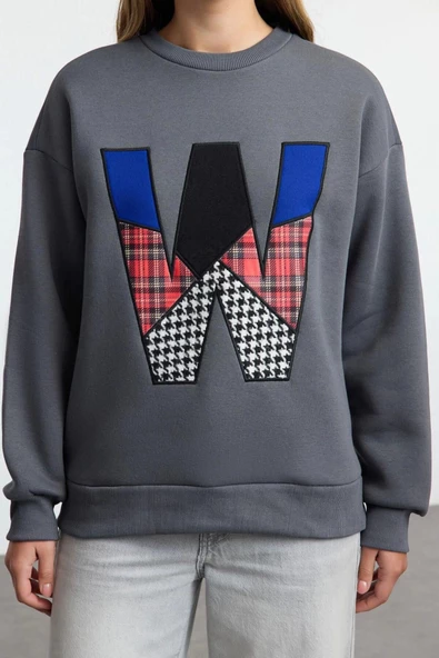 Kadın Bol Bisiklet Yaka Düşük Kol Uzun Kalın İçi Polarlı Slogan Patch Geniş Kesim Örme Sweatshirt