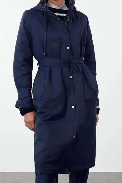 Kadın Moda Şık Oversize Kapüşonlu Yaka Uzun Düz Astarlı İçi Elyaflı Oversize Kalın Trençkot - 3