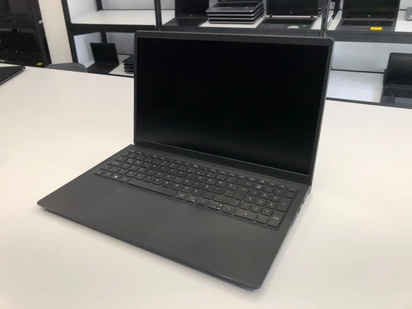 DELL Vostro 15 3510 I3 - 1115G4  8 GB RAM 256 GB SSD 15.6" EKRAN - 3