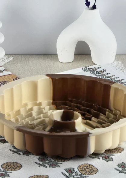 Silikon Kek Kalıbı - Yuvarlak Örgü Dokulu Kalıp - Isıya Dayanıklı, 1 Litre - 3