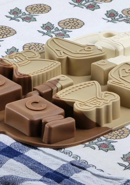 Silikon Kek Kalıbı - Parfüm, Ruj, Çanta, Ayakkabı Desenli 10lu Kurabiye Kalıbı - Isıya Dayanıklı - 3