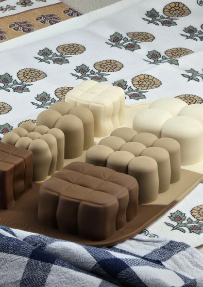 Silikon Kek Kalıbı - Küp Desenli 7li Kurabiye Kalıbı - Isıya Dayanıklı - 4