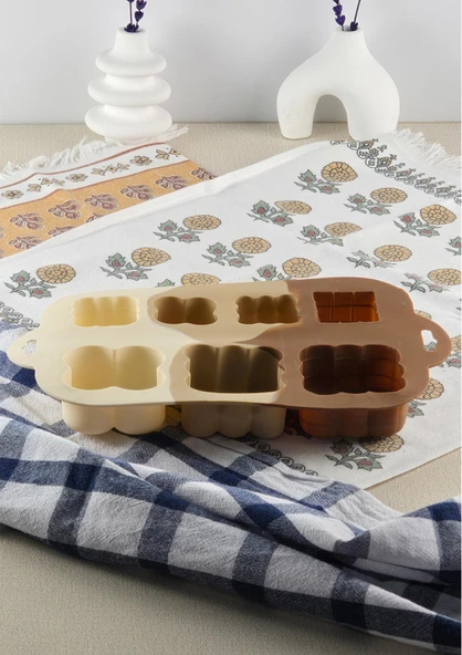 Silikon Kek Kalıbı - Küp Desenli 7li Kurabiye Kalıbı - Isıya Dayanıklı - 2