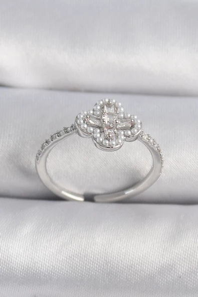 Gümüş Renk Zirkon Taşlı Yonca Model İnci Detay Kadın Yüzük - EBJ241214W29984 ürün görseli