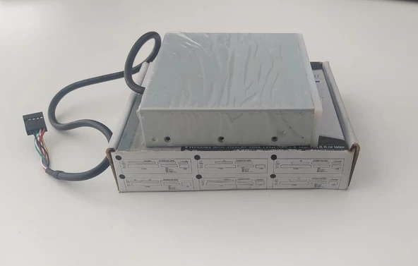 Warbox 2.5 Inch Kart Okuyucu Beyaz Internal Card Reader - 3