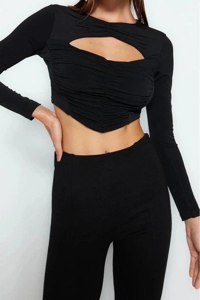 Stil Kadın Drapeli Pencere Cut Out Detaylı Bluz Crop Örme Regular Kalıp