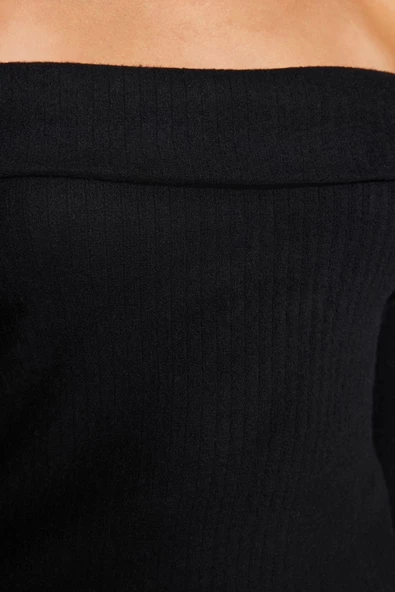Stil Kadın Triko Görünümlü Fitted Vücuda Oturan Crop Madonna Yaka Bluz Regular Slim Kalıp Düşük Kol - 4