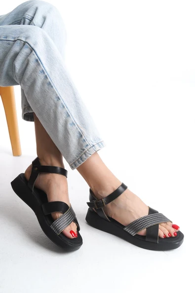 Kadın Hakiki Deri Bilekten Bağlamalı Topuksuz Rahat Taban Sandalet - 10