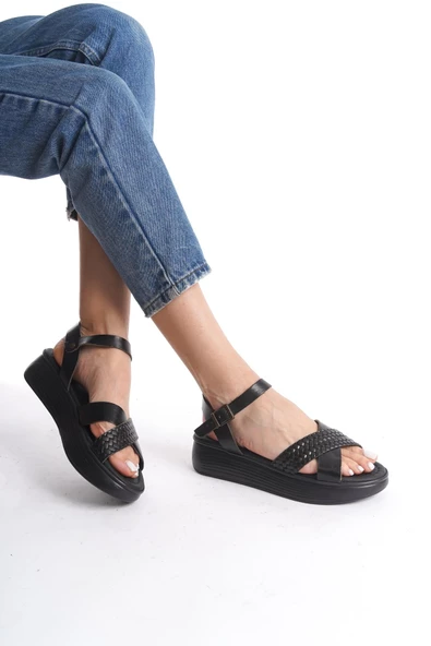 Kadın Hakiki Deri Bilekten Bağlamalı Topuksuz Rahat Taban Sandalet - 5