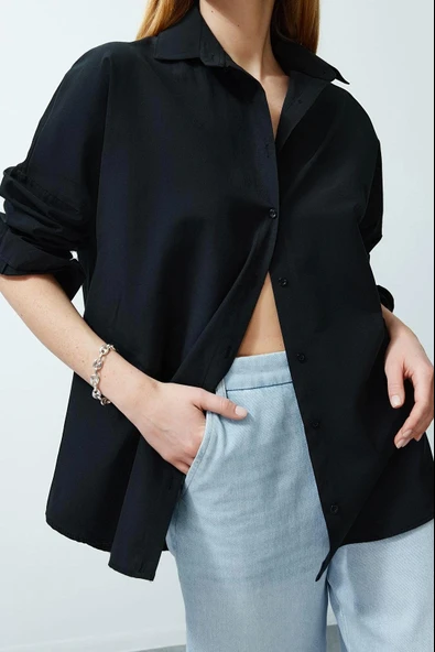 Moda Kadın Dik Yaka Düz Desen Günlük Oversize Dokuma Gömlek