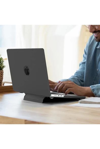 Macbook Pro 13 M1-m2 Çip A2251-a2289-a2338-a2159 Uyumlu Standlı Şeffaf İz Bırakmayan Koruyucu Kapak  Siyah - 5