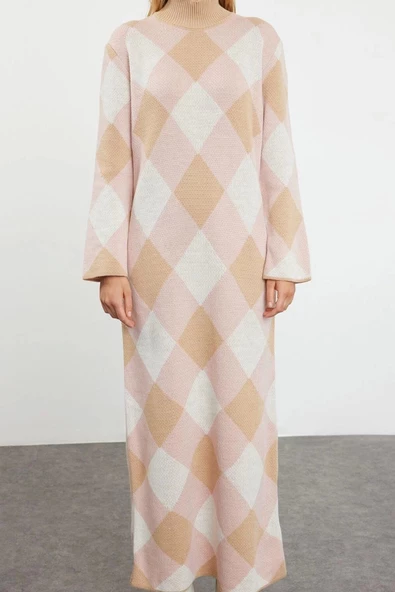 Moda Stil Relaxed Dik Yaka Maxi Boy Tesettür Renk Bloklu Baklava Desenli Triko Elbise - 4
