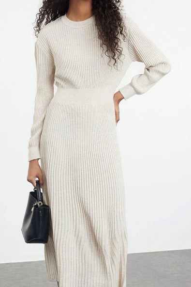 Moda Stil Fitted Bisiklet Yaka Uzun Tesettür Piliseli Triko Elbise