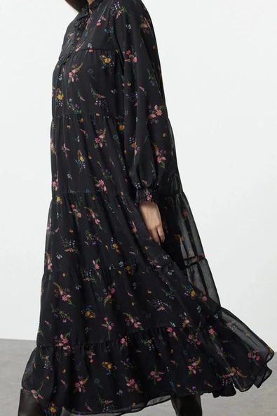 Moda Stil Oversize Dik Yaka Uzun Tesettür Çıtır Çiçek Desenli Yaka Detaylı Dokuma Elbise - 4