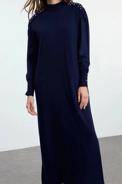 Moda Stil Regular Dik Yaka Uzun Tesettür İnci Taş Detaylı Triko Elbise