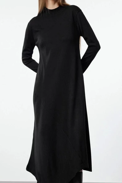 Moda Stil Fitted Dik Yaka Maxi Boy Tesettür Asimetrik Kesim Triko Elbise
