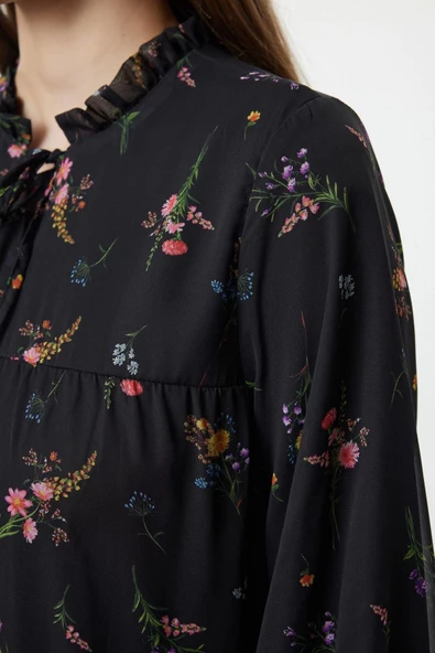 Moda Stil Oversize Dik Yaka Uzun Tesettür Çıtır Çiçek Desenli Yaka Detaylı Dokuma Elbise - 2