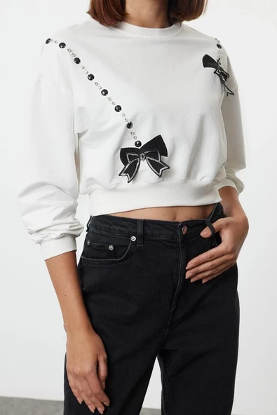 Tarz Regular Bisiklet Yaka Standart Kol Standart Fiyonk ve Taş Baskılı Crop Örme Sweatshirt - 4