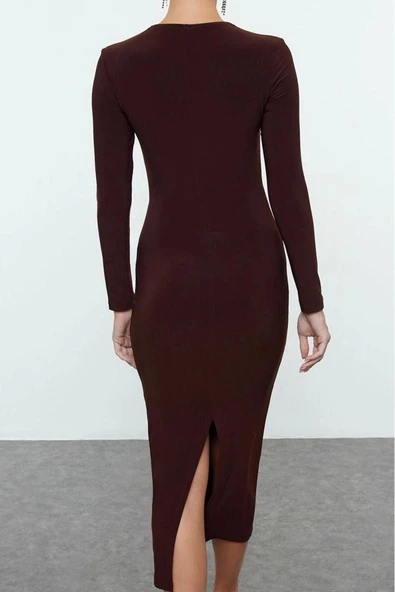 Moda Stil Fitted Bisiklet Yaka Midi Boy Vücuda Oturan Cut Out Pencere Detaylı Örme Elbise - 5