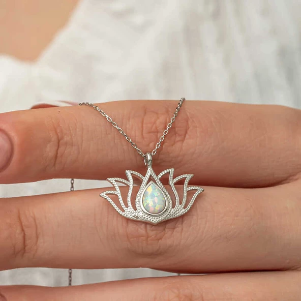 Gümüş Beyaz Opal Taşlı Lotus Kadın Kolye SL8180 ürün görseli